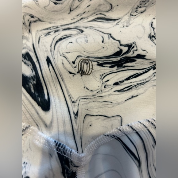 Women’s medium leggings - Picture 2 of 3